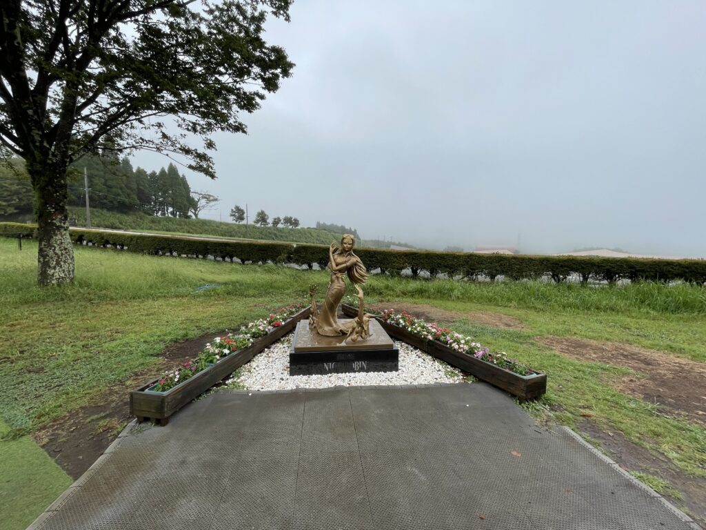 ロビン像(熊本地震震災ミュージアムKIOKU　旧東海大学)−１の画像