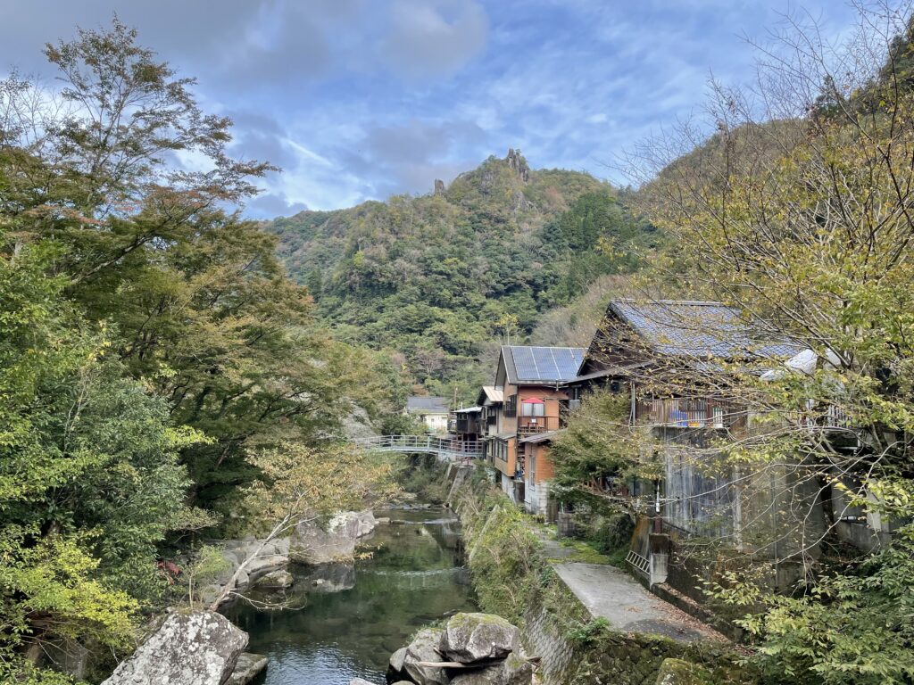 「烏帽子岩」「仙人岩」の画像