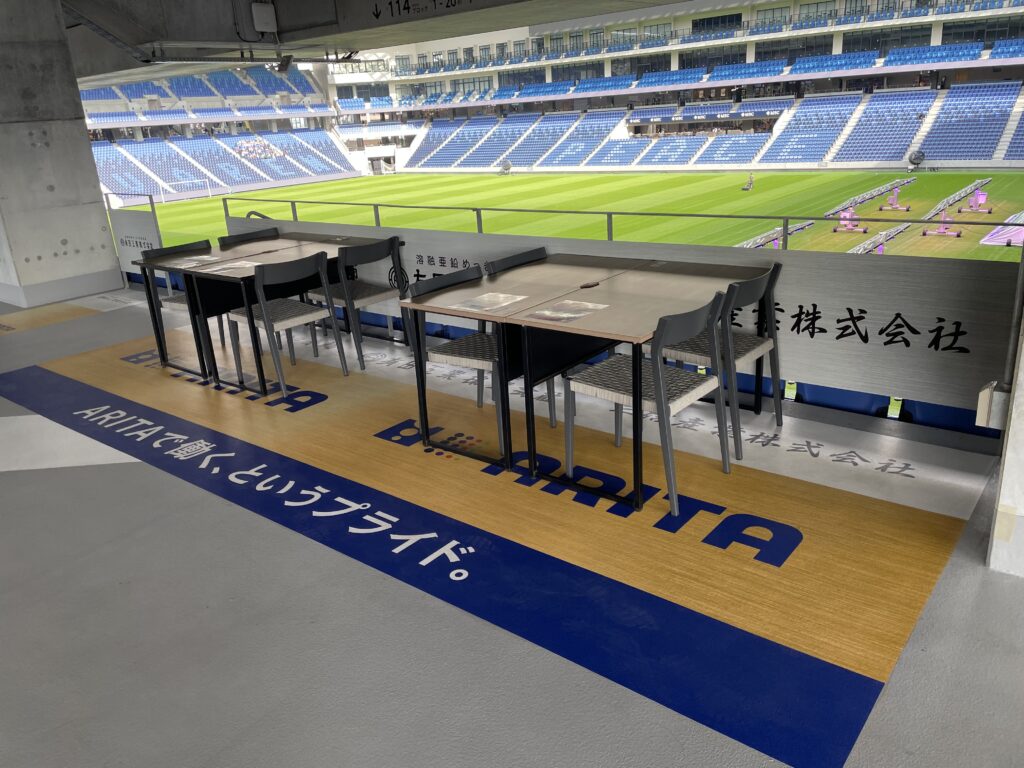 テーブル席(3階コンコース西側)の画像