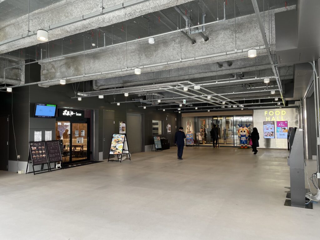 2階東側コンコース FOOD HALL 入口(北側)の画像
