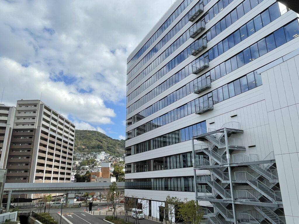 立体駐車場(北側)から見た「NORTH」の画像